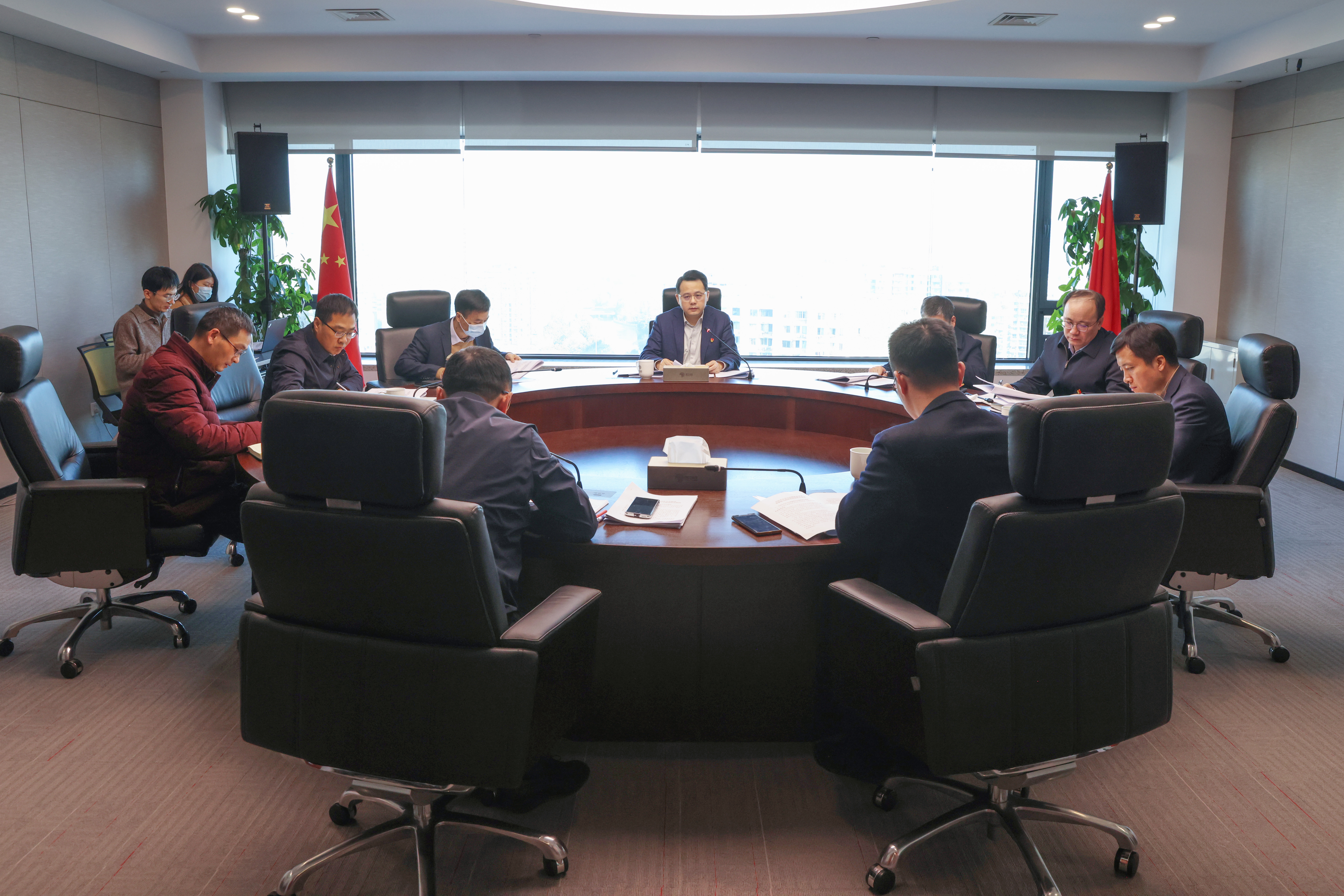 公司黨委與駐公司紀(jì)檢監(jiān)察組召開全面從嚴(yán)治黨專題會(huì)商會(huì)暨巡視整改推進(jìn)會(huì).JPG